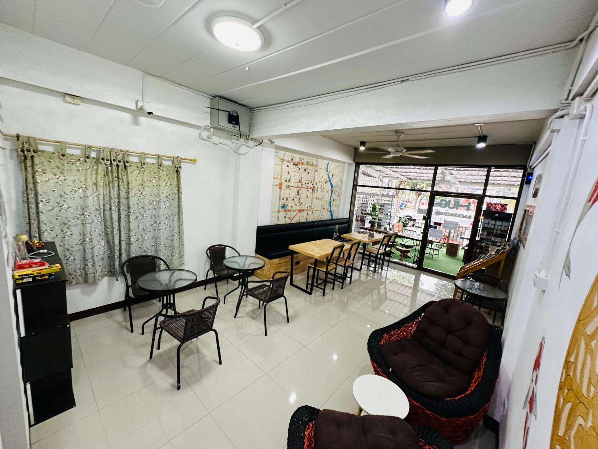 Potae's House Hostel *