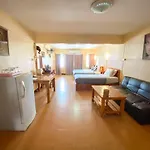 Funky Monkey Cnx - Guesthouse