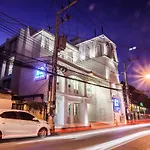 B2 Riverside Colonial Hotel