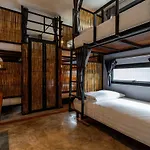 Hostel One Art And Gallery