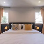 The Mellow Pillow Hotel @ Chiang Mai Gate
