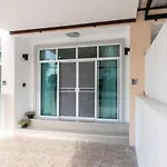 Modern Townhome At The Old City
