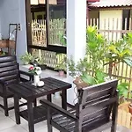 Ampawan Guesthouse