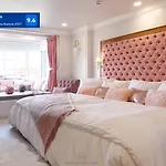 Stay In Style At Nimman R912