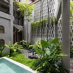 Hidden Garden Hostel