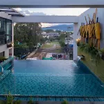 River Art Hotel