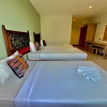 At Ruam Chok Hotel