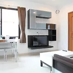 V-Twin Donjan Service Apartment