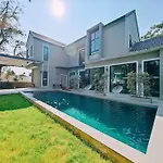 B168 Pool Villa