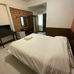 Mali\'S Room