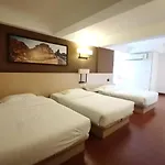 Chiang Roi 7 Days Inn