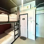 New Warm Light Hostel