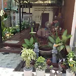 Tata Guesthouse