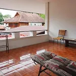 Manee Guesthouse And Record บ้านมานี