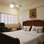 Manee Guesthouse And Record บ้านมานี
