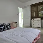 Minimal Homey 3Br Near Mee Chok Plaza