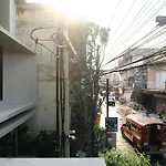 B Arch House Hotel And Cafe Ll No Parking Ll