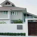 Oyo 75430 At Wara Bed And Breakfast