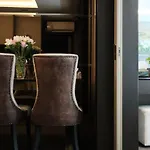 长康路豪华五星级酒店式公寓luxury Erawan Condo