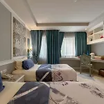 At Pingnakorn Nimman Hotel