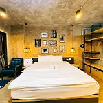 Home Story Nimman