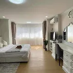Brand-New Condo 1Br