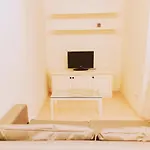 Spring Condo 泳池景