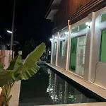 Thai- American Home With Swimming Pool