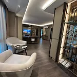 Chiang Mai Night Market Super Large Luxurious 3-Bedroom Hotel-Style Condo
