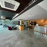 We Valley Hotel
