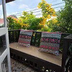 Ratchiangsaen Flora House