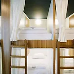 Give Me 5 Hostel