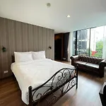 Chiang Mai Thai House,Thapae