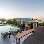 We Terminal Hotel
