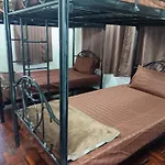 Hug Glur House Tour And Hostel (Adults Only)