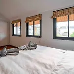 Gallery House Old Town Chiang Mai - Groups & Families