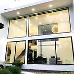 Meethan House