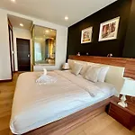 Cozy Luxury Condo @ The Astra