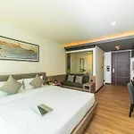 Pause And Play Hotel