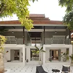 Private Oasis Pool Villa, 8 Bedroom For Groups