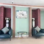 Arise Condo 两室户型星级公寓01