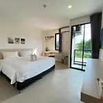 Double J Hotel