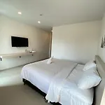 Double J Hotel
