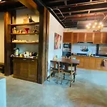 The Eight Ratvithi House