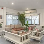 Private Cozy Home - Best Location - Free Pickup