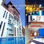 Tapae Gate Villa