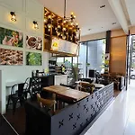 Luxury Apartment In Down Town