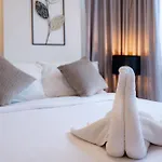 Luxury 2 Bedroom Condo Old City 168