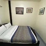 Baan Klang Vieng Hostel