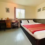 Baan Klang Vieng Hostel